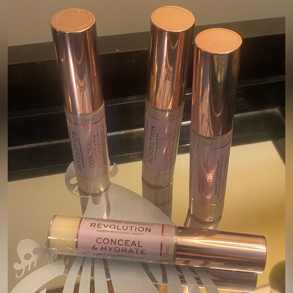 MEGA BUNDLE: NEW SET of 4 Makeup Revolution London Radiance Concealers